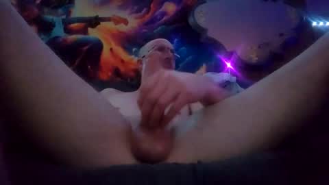 Snapshot of hungwell138 chatting on April 2, 7:17 am Hungwell138 online show from April 2, 7:17 am