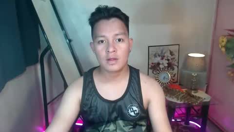 Snapshot of hunk_danny chatting on March 2, 10:03 am hunk_danny online show from March 2, 10:03 am