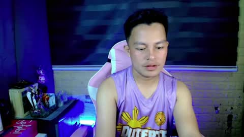 Snapshot of hunk_danny chatting on July 6, 10:12 pm hunk_danny online show from July 6, 10:12 pm