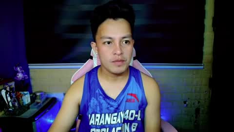Snapshot of hunk_danny chatting on July 13, 12:02 am hunk_danny online show from July 13, 12:02 am