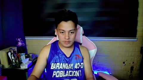 Snapshot of hunk_danny chatting on July 14, 2:05 am hunk_danny online show from July 14, 2:05 am