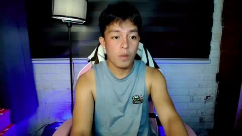 Snapshot of hunk_danny chatting on July 25, 3:15 am hunk_danny online show from July 25, 3:15 am