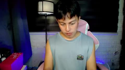 Snapshot of hunk_danny chatting on August 1, 4:39 pm hunk_danny online show from August 1, 4:39 pm