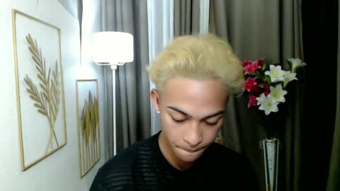 hunk_edward online show from June 15, 9:55 am