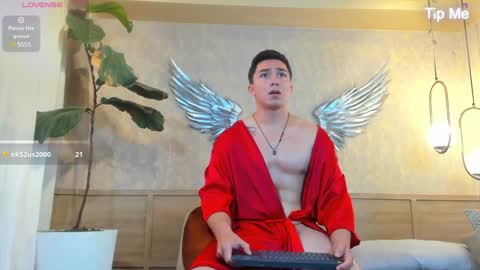 hunk_ryan online show from December 6, 3:55 pm