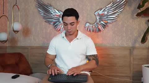 hunk_ryan online show from October 19, 7:58 pm