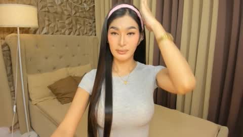 hunkhomerontop online show from December 18, 8:09 am