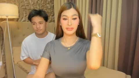 hunkhomerontop online show from June 25, 8:41 am