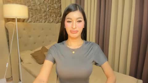 hunkhomerontop online show from July 28, 8:43 am