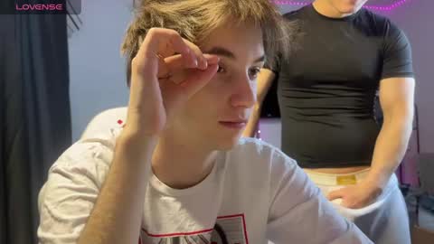 hunks_bromance online show from March 22, 6:22 pm