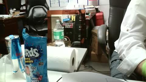 Snapshot of hunkydorie chatting on December 17, 11:44 pm hunkydorie online show from December 17, 11:44 pm