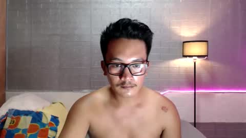 hunkylloyd online show from May 3, 7:03 am