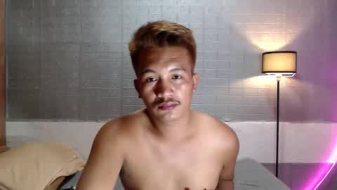 hunkylloyd online show from June 1, 3:30 am