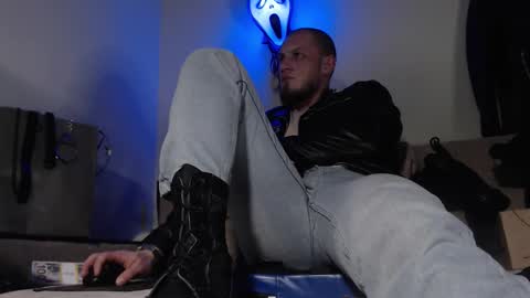 Snapshot of hunkytime chatting on March 17, 3:37 pm I AM NOT A DIRECTOR I AM THE BOSS KINGDADDYSIRSTR8ALPHAMASTER online show from March 17, 3:37 pm