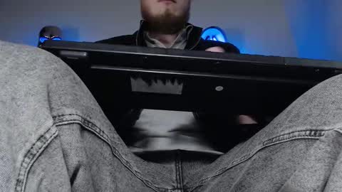 Snapshot of hunkytime chatting on March 23, 1:48 pm I AM NOT A DIRECTOR I AM THE BOSS KINGDADDYSIRSTR8ALPHAMASTER online show from March 23, 1:48 pm
