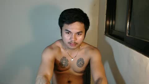 hunkyzeus online show from January 4, 9:10 am