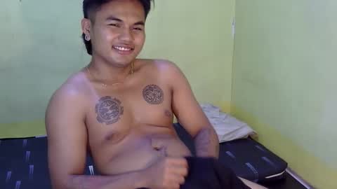 Snapshot of hunkyzeus chatting on October 18, 5:25 pm hunkyzeus online show from October 18, 5:25 pm