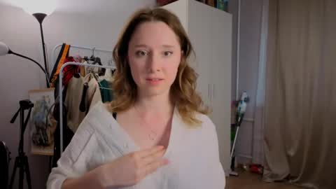 Snapshot of hunny_ines chatting on May 21, 5:31 pm Ines online show from May 21, 5:31 pm