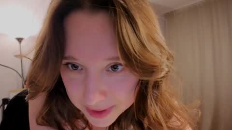 Snapshot of hunny_ines chatting on May 22, 5:07 pm Ines online show from May 22, 5:07 pm