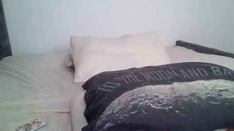 hunny online show from December 3, 5:00 pm