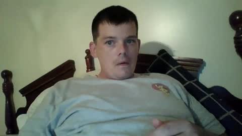 Snapshot of huntdog1221 chatting on June 27, 2:38 am huntdog1221 online show from June 27, 2:38 am