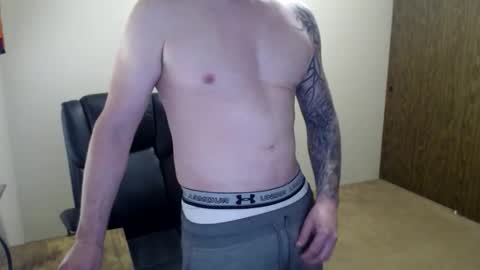 Snapshot of hunter_jayden7 chatting on May 13, 9:55 pm TypsyT7 online show from May 13, 9:55 pm