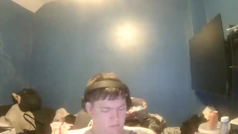 Snapshot of hunter_lust97 chatting on May 3, 1:33 am hunter_lust97 online show from May 3, 1:33 am