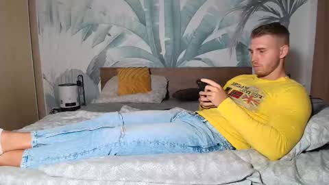 Hunter Bridges online show from September 25, 9:02 am