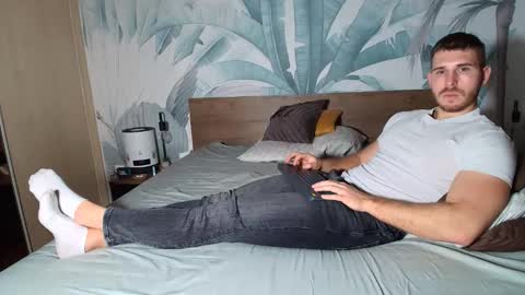 Hunter Bridges online show from December 5, 2:36 pm