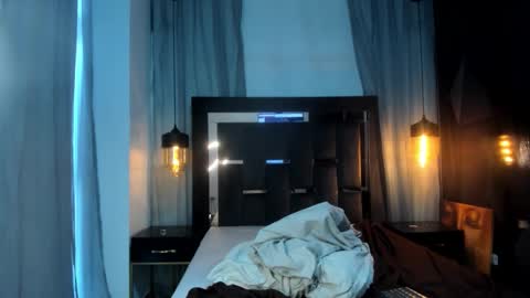 hunterheat_ online show from December 18, 12:11 pm