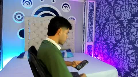 Lucas online show from May 19, 3:02 am
