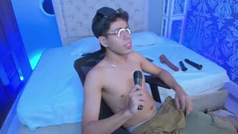 Lucas online show from May 29, 3:48 am