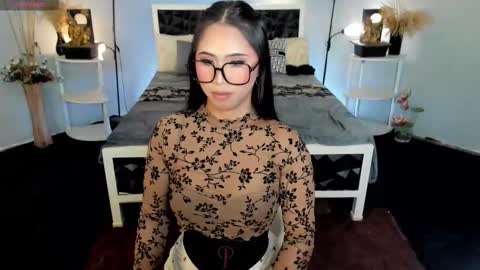 HELLO HANNAH IS BACK online show from November 24, 3:39 am