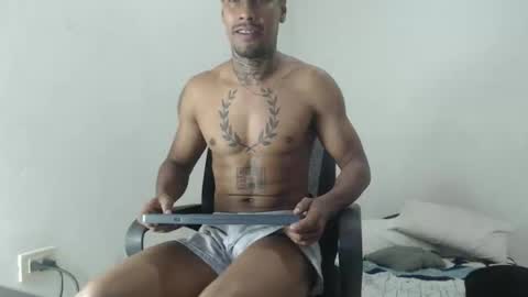 hunting_blondes online show from March 20, 6:35 pm