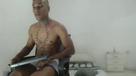 hunting_blondes online show from March 25, 10:05 pm