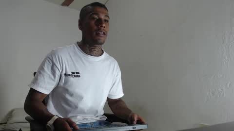 hunting_blondes online show from March 29, 6:30 pm