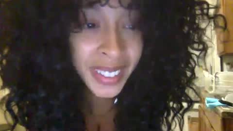 Snapshot of hunyybunz chatting on December 14, 12:55 am Goddess Hunyy online show from December 14, 12:55 am