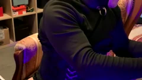 Snapshot of hupko chatting on December 17, 6:25 pm Peterr online show from December 17, 6:25 pm