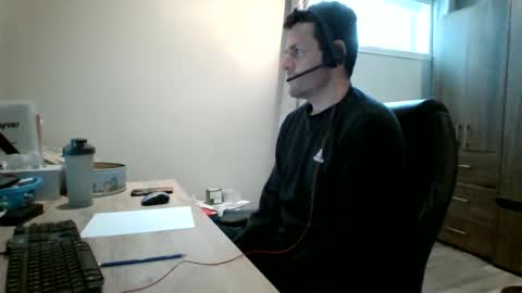 Snapshot of hurley7890 chatting on February 23, 2:58 pm hurley7890 online show from February 23, 2:58 pm