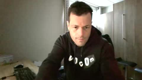Snapshot of hurley7890 chatting on April 2, 12:25 pm hurley7890 online show from April 2, 12:25 pm