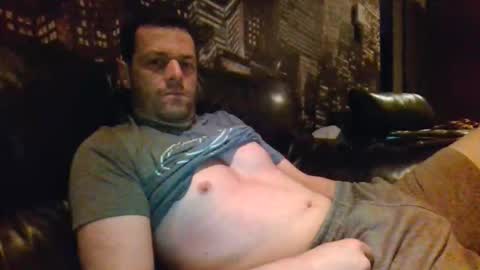Snapshot of hurley7890 chatting on April 7, 2:01 am hurley7890 online show from April 7, 2:01 am