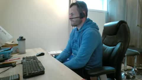 Snapshot of hurley7890 chatting on May 26, 3:41 pm hurley7890 online show from May 26, 3:41 pm