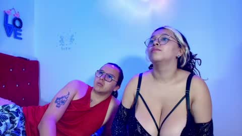 Snapshot of husbands_horny chatting on April 26, 10:35 am husbands_horny online show from April 26, 10:35 am