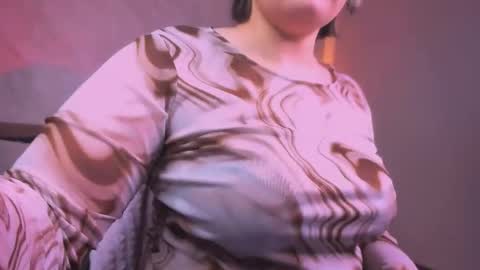 Hwasa online show from March 4, 8:37 pm