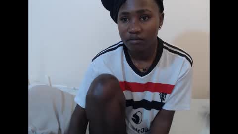 Snapshot of hyacinth_b chatting on June 8, 5:41 am hyacinth_b online show from June 8, 5:41 am