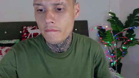 Snapshot of hyb_noctilux chatting on December 2, 2:39 am Call me sinner... online show from December 2, 2:39 am