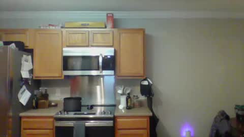 Snapshot of hydro9421 chatting on October 31, 12:44 am hydro9421 online show from October 31, 12:44 am