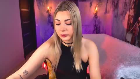 hyileyclark online show from February 8, 5:11 am