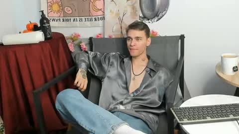 Snapshot of hyper_muse chatting on March 28, 1:11 pm hyper_muse online show from March 28, 1:11 pm