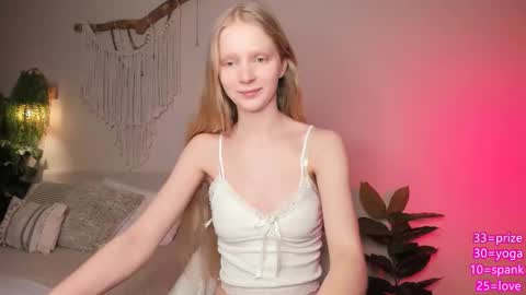 Snapshot of hypnoootic chatting on March 16, 4:55 pm Jenny online show from March 16, 4:55 pm